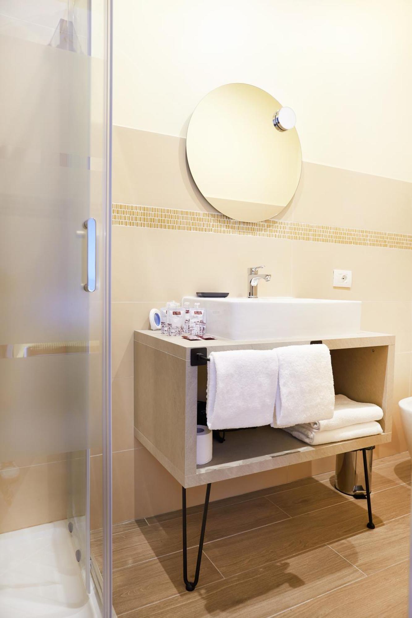 Hotel Reyes Rzym Zewnętrze zdjęcie