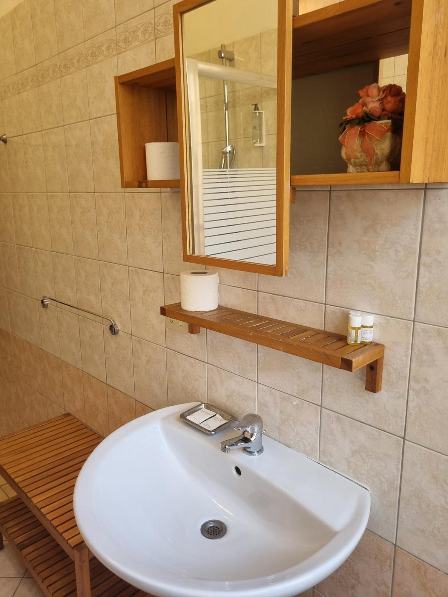 Hotel Reyes Rzym Zewnętrze zdjęcie