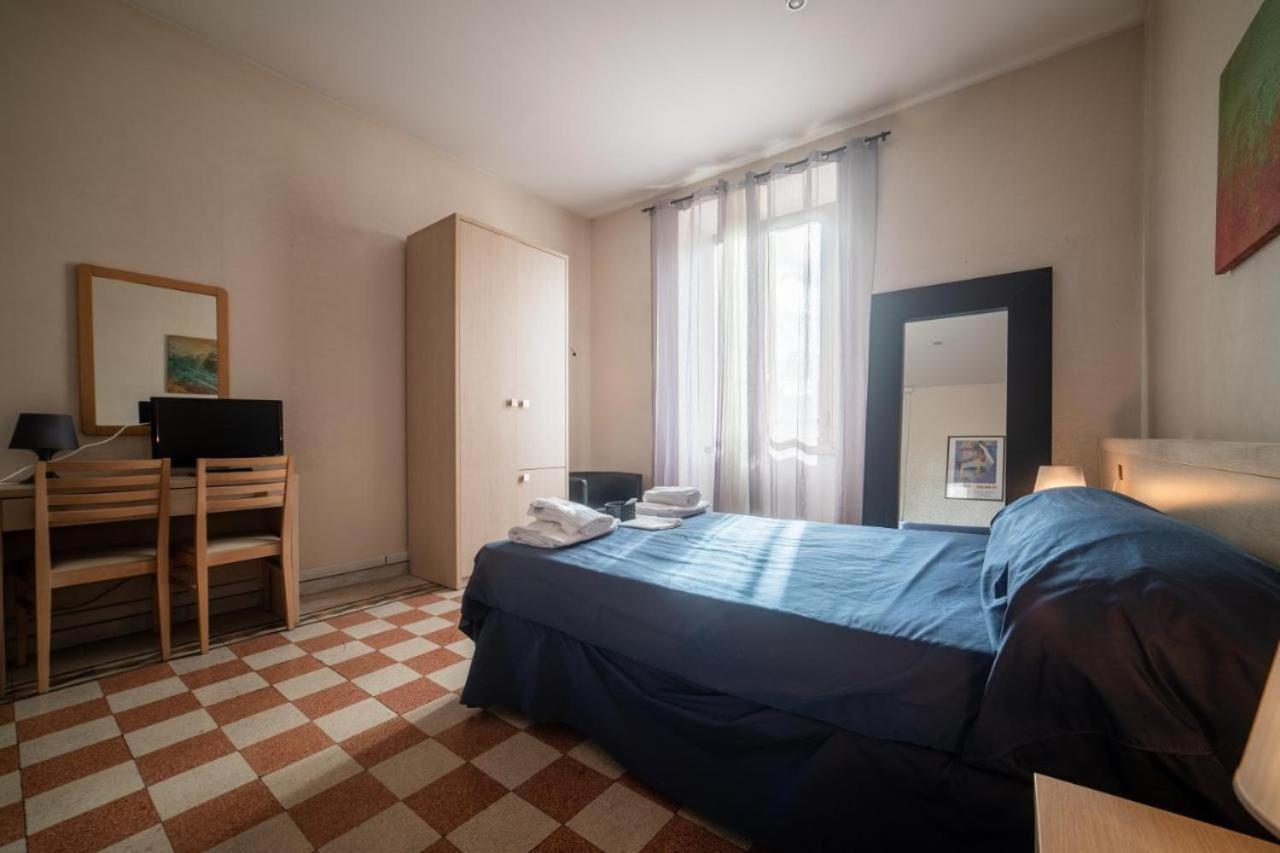 Hotel Reyes Rzym Zewnętrze zdjęcie